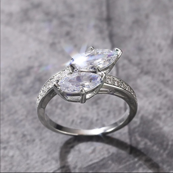 New925 Silver Gorgeous Two Asymmetric Diamond Ting - Picture 2 of 6